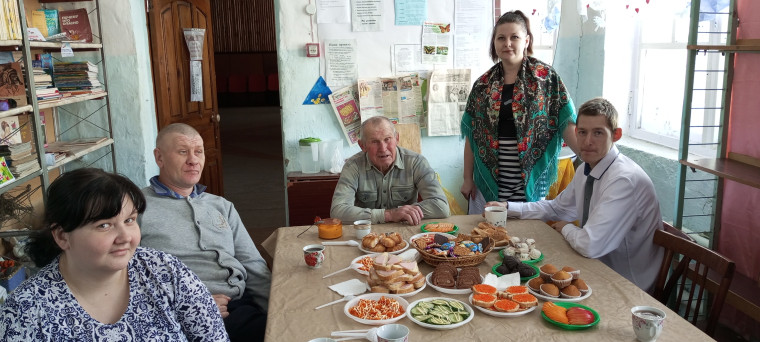 5 декабря, в Плотниковском Доме культуры, прошло мероприятие, посвященное декаде инвалидов «Мы все разные, но мы вместе!». 5 декабря, в Плотниковском Доме культуры, прошло мероприятие, посвященное декаде инвалидов «Мы все разные, но мы вместе!».
